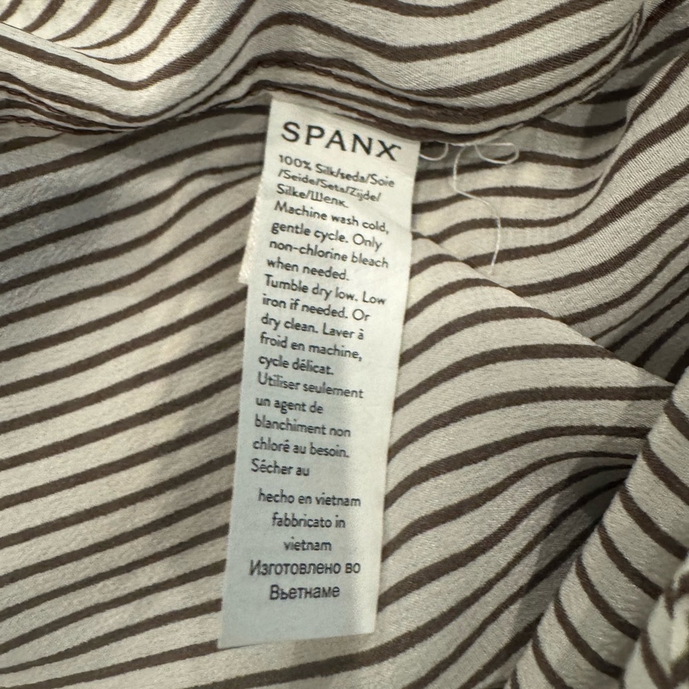 Spanx Washable Silk Long-Sleeve Shirt in Cedar/True Ivory Size Medium - Picture 7 of 8